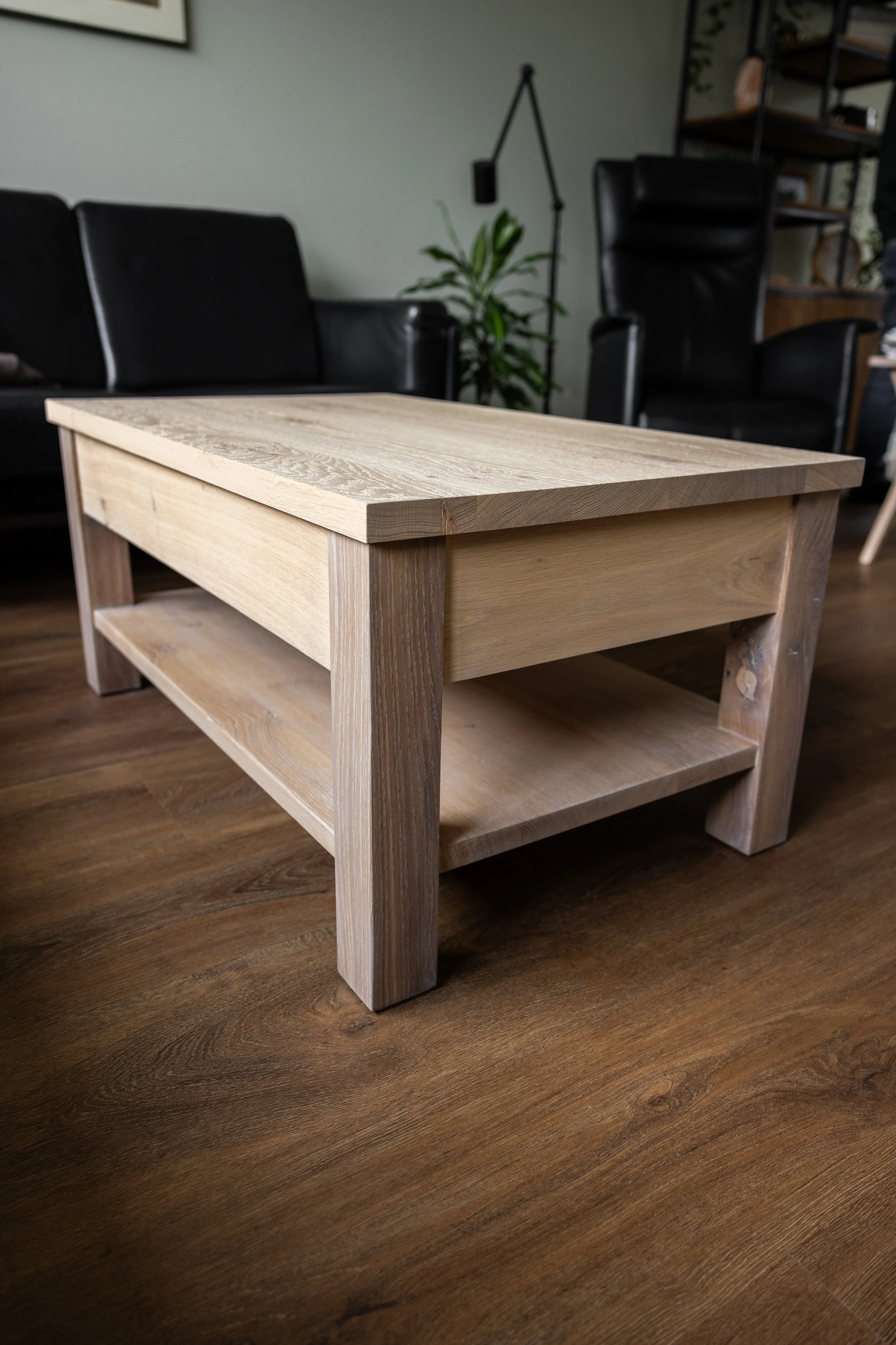 Foto van salontafel door Born of Wood.